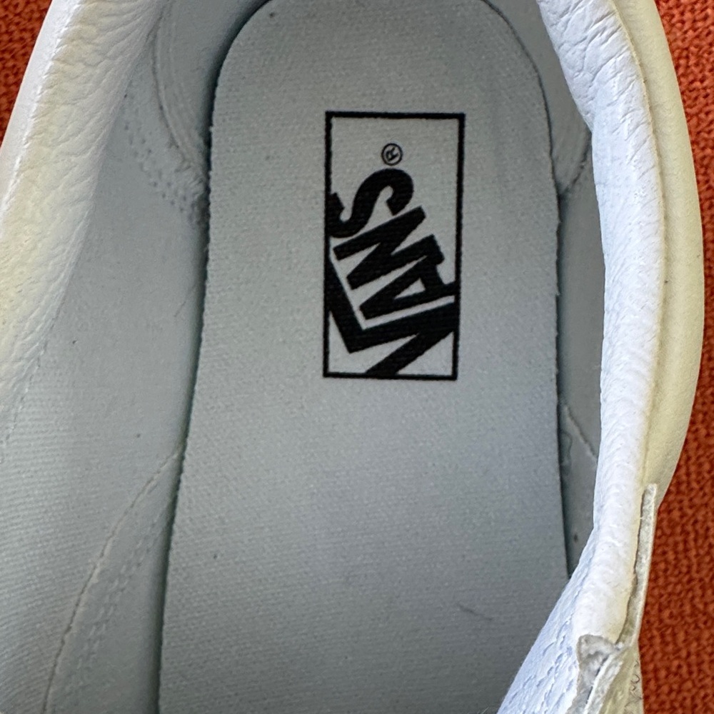 Vans Women’s Size 10 White Leather Velcro Sneakers Skate Classic - Picture 8 of 9